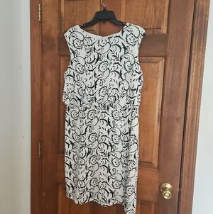 Scarlett Black & White Floral Midi Dress